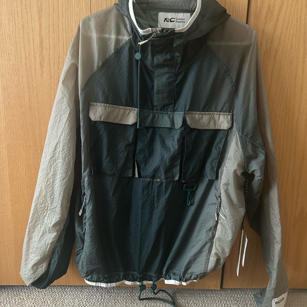 NWT RC Outdoor Supply Nylon Jacket M. Color: Forest Green